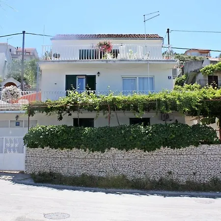 Lovely Place By The Beach, Enjoy Splendid Break Apartment Trogir